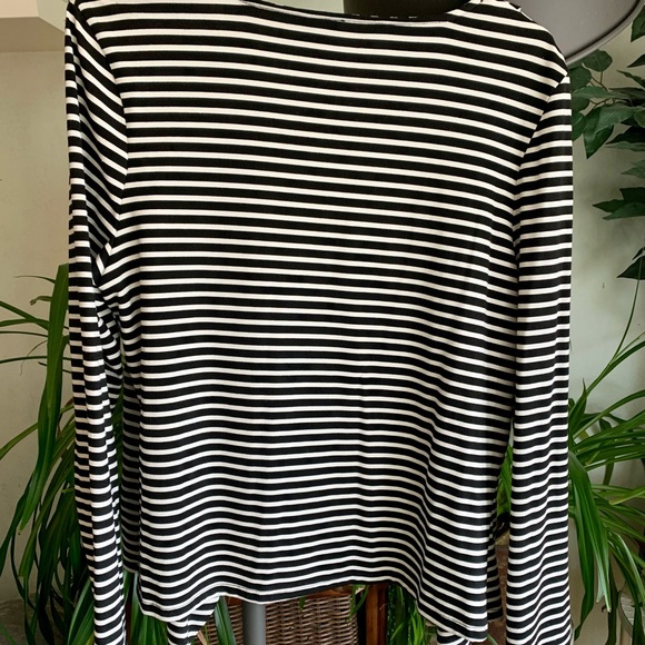 Black & white striped cardigan top. size large. THX - Picture 6 of 6